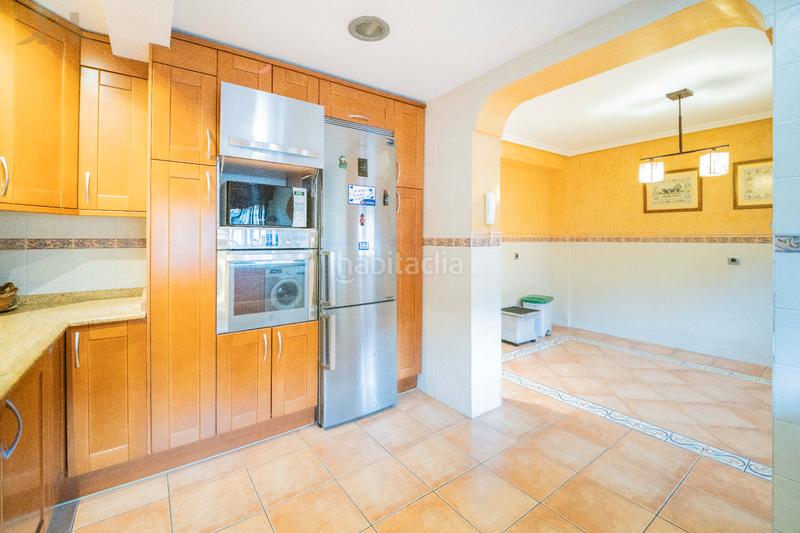 Foto e230fcad-e579-4a95-a776-43eaf69684e0. Maison jumelée avec cheminée chauffage parking dans Alcobendas