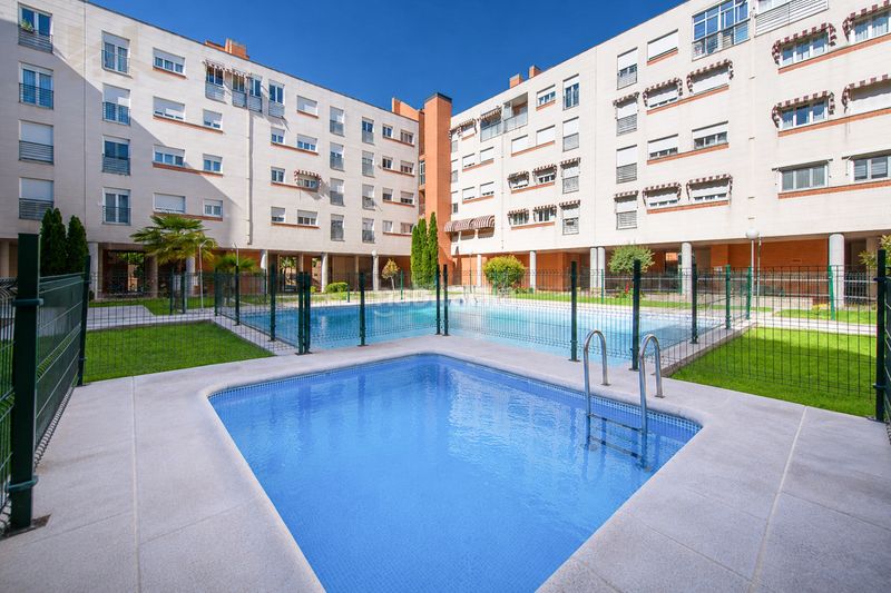 Foto f3ca638f-55f8-4545-a9c6-8f9296c76960. Pis amb calefacció piscina a Norte Alcobendas