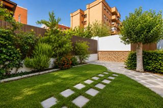 Casa adossada a Ensanche. Hogares alcobendas vende exclusivo chalet totalmente reformado e