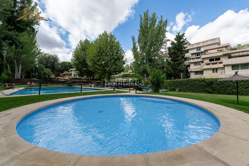 Foto 853d0b88-aa2c-48fe-acc1-2b8ac242b9f0. Pis amb xemeneia calefacció piscina a el soto de La Moraleja La Moraleja