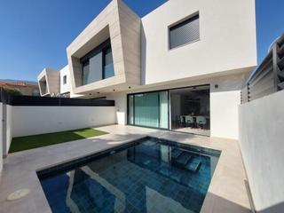 Maison jumelée à Plaza de la Luz. Exclusivo adosado en venta