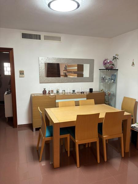Foto 36b3a67d-b2f7-41e5-a6ed-584c4189b47a. Casa chalet adosado con encanto a apenas 200 m de la playa amplio, luminoso y listo para entrar a vivir en Roquetas de Mar
