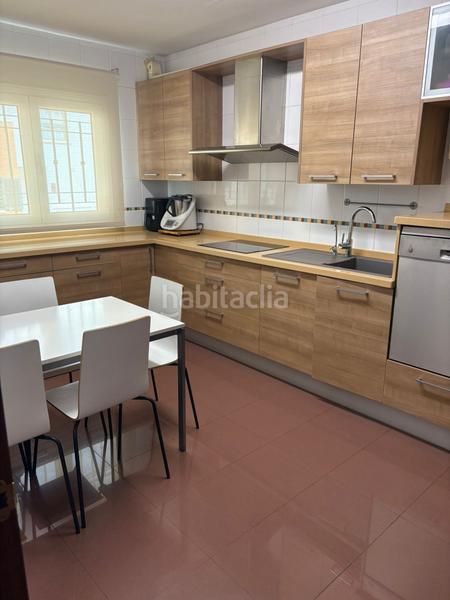 Foto 3780ff3e-ac98-4b01-afff-5cfc407b1a97. Casa chalet adosado con encanto a apenas 200 m de la playa amplio, luminoso y listo para entrar a vivir en Roquetas de Mar