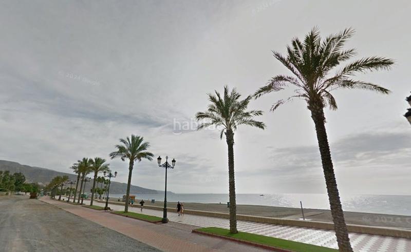 Foto cb79f617-89b9-47a0-b73b-129731b7345f. Casa chalet adosado con encanto a apenas 200 m de la playa amplio, luminoso y listo para entrar a vivir en Roquetas de Mar