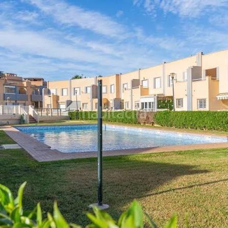 Foto e4d370d5-c841-450a-938e-011ca992c3b6. Dúplex amb aparcament piscina a Almerimar Ejido (El)