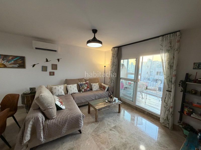 Foto 2cbd2a4a-7136-4645-a0ea-b1921ee0c9a8. Miete appartement mit pool in Almerimar Ejido (El)