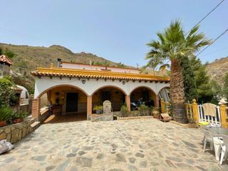 Masia a Berja. Casa con parcela rio chico