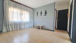 Piso en Creu de Barberà. Piso de 4 habitaciones en la creu de barberà