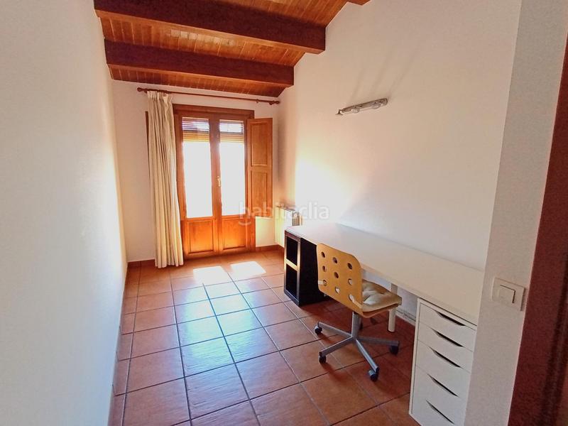 Foto 081e885b-f11b-4c12-9c18-d584dd84a6c6. Casa adossada amb calefacció aparcament a Poble - Casc Antic Castellar del Vallès