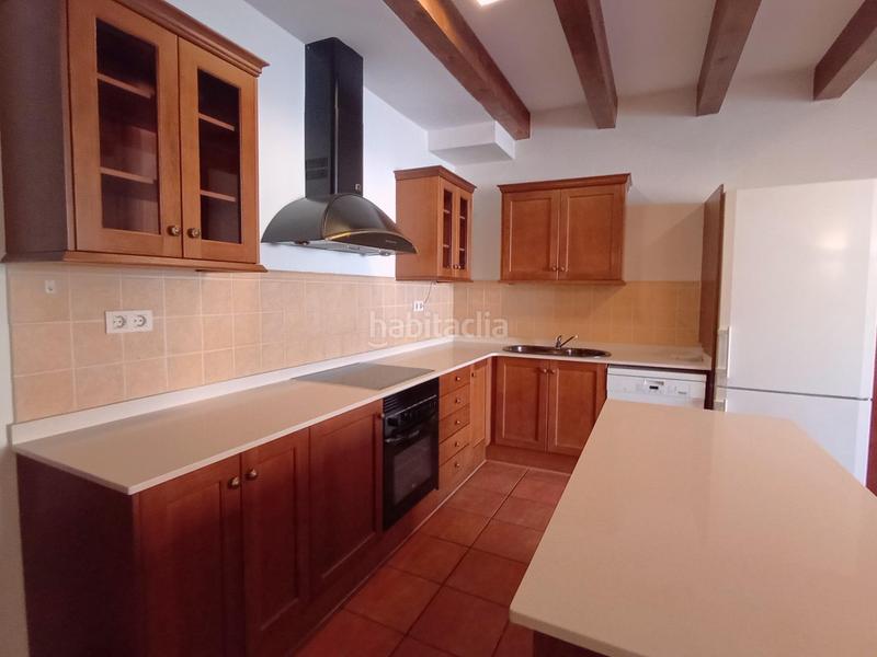 Foto 4f3a3b13-babd-4b78-a861-da3b0191ddd5. Casa adossada amb calefacció aparcament a Poble - Casc Antic Castellar del Vallès
