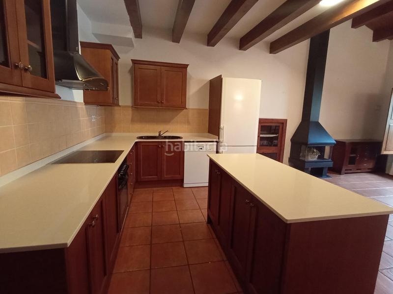 Foto 7528b260-bca6-4c2a-826c-3ce8a72eec77. Casa adossada amb calefacció aparcament a Poble - Casc Antic Castellar del Vallès