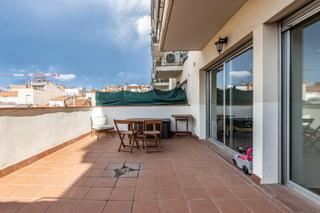 Pis a Gràcia. Piso de dos habitaciones con terraza en gràcia