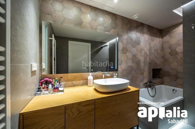 Foto 234ac982-1158-4715-94d2-ecaa32dfc03c. Reihenhaus mit heizung in Gràcia Sabadell