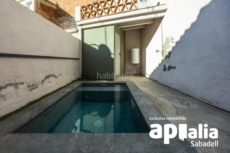 Foto f6d8bee0-d48a-48f5-950f-1a37b8dcb8bf. Reihenhaus mit heizung in Gràcia Sabadell