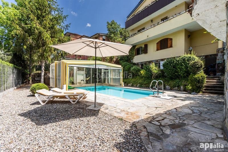 Foto 2976d00d-cee5-46ce-9796-7b505a71a740. Chalet impresionante casa en castellar del valles, zona Airesol en Castellar del Vallès