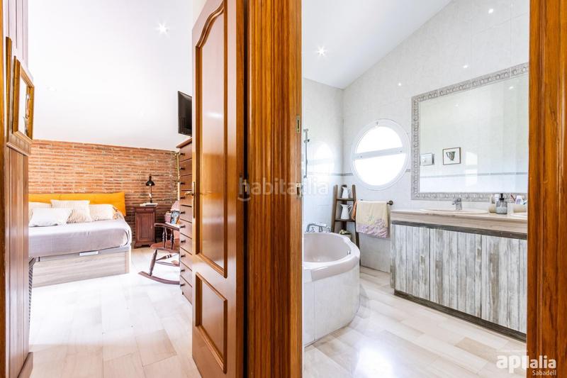 Foto abf97025-748c-46d0-b744-897429cf110b. Chalet impresionante casa en castellar del valles, zona Airesol en Castellar del Vallès