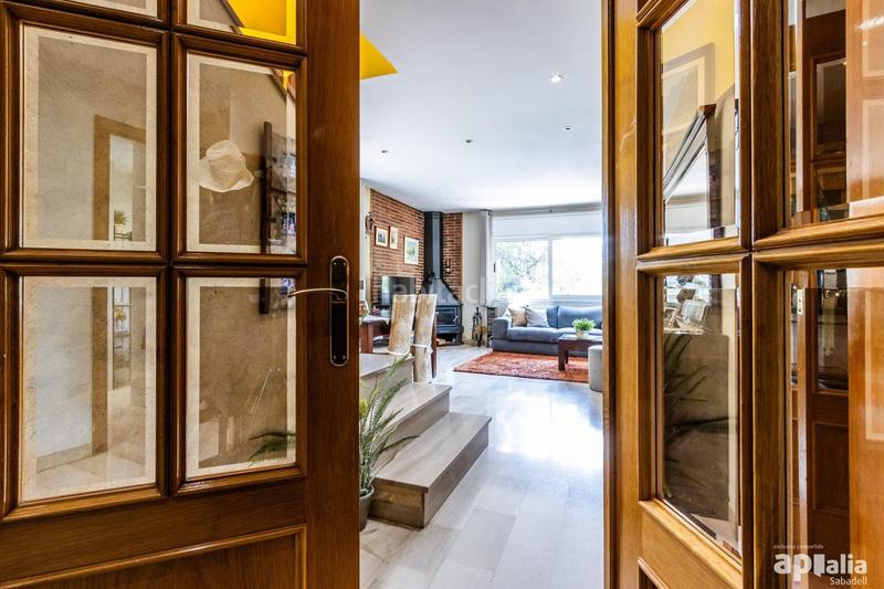 Foto b74343f5-3ed9-4a08-9d0c-2e93d339460b. Chalet impresionante casa en castellar del valles, zona Airesol en Castellar del Vallès