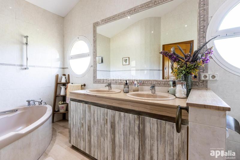 Foto f0ce3a5d-feee-495d-9090-ed626e71b305. Chalet impresionante casa en castellar del valles, zona Airesol en Castellar del Vallès