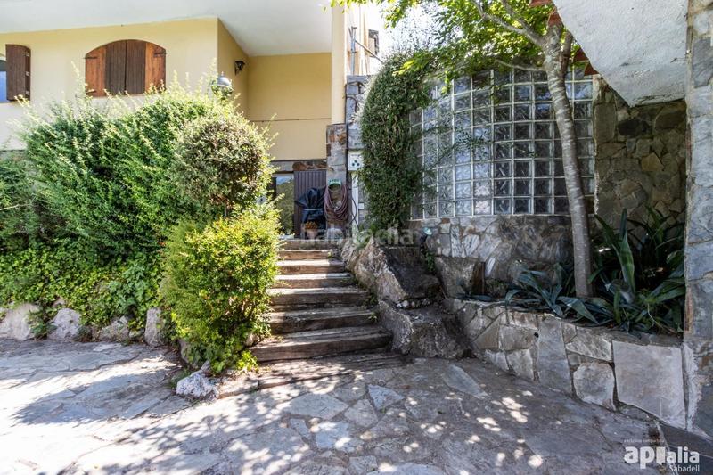 Foto f15c27dd-8b64-46a5-ad81-c47b5684d1f1. Chalet impresionante casa en castellar del valles, zona Airesol en Castellar del Vallès