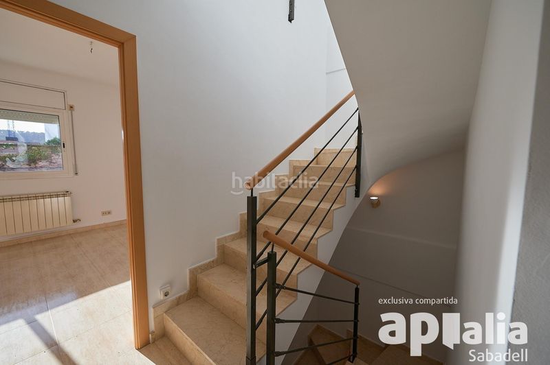 Foto 1514e1c5-7877-44d2-a4df-567865dfd21e. Casa adossada amb aparcament a Sentmenat