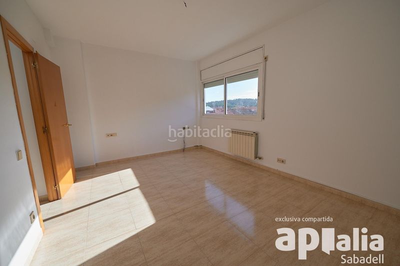 Foto 2b4c8a53-3d11-417e-b341-7d50dfe8a8a9. Casa adossada amb aparcament a Sentmenat