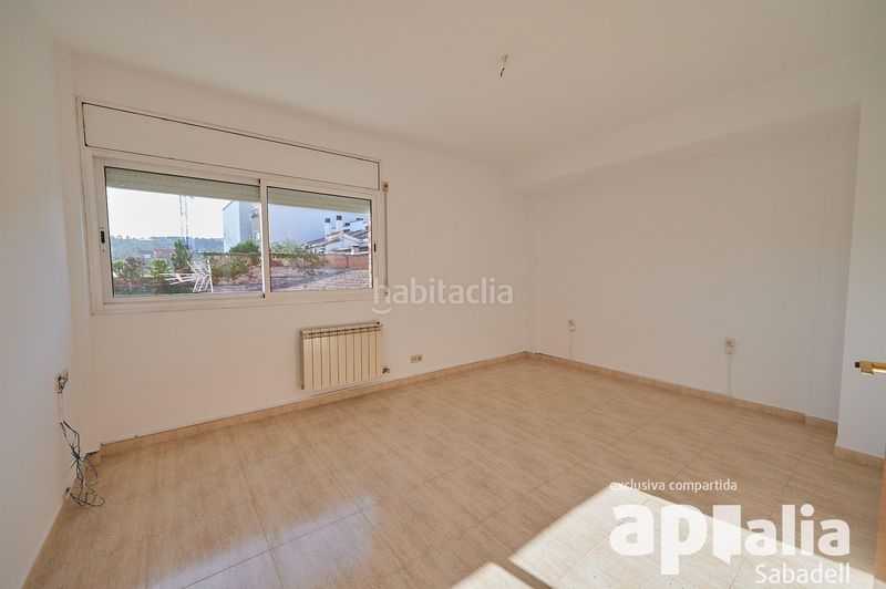 Foto 8745bcb9-2aa5-4391-a40e-814bfe1ff95d. Casa adossada amb aparcament a Sentmenat