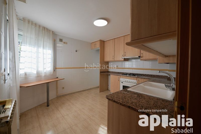 Foto 968a35d4-6699-404d-96ef-0f8e021ff2ce. Casa adossada amb aparcament a Sentmenat