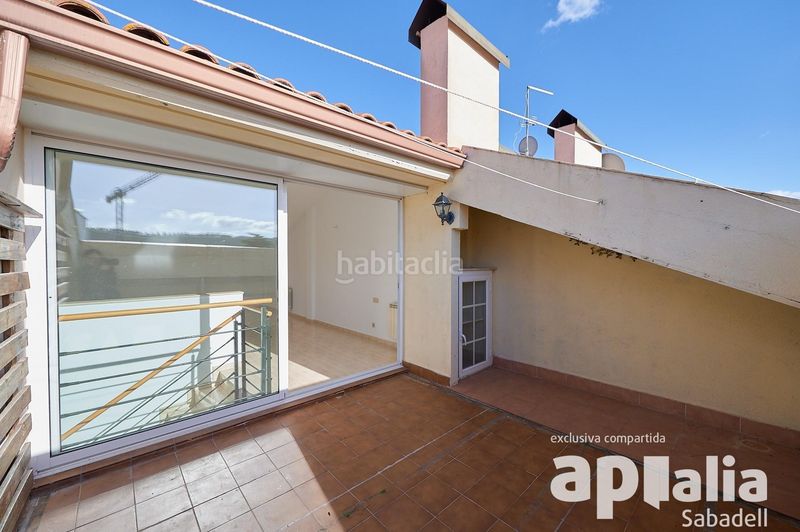 Foto a1211c61-c264-4988-99e3-2469438dedcc. Casa adossada amb aparcament a Sentmenat