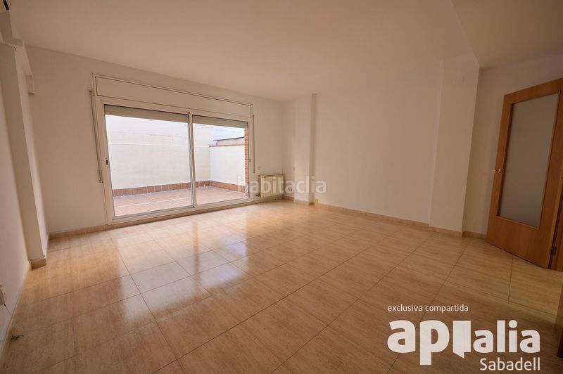 Foto b2a0526d-2ed0-4085-b3b9-f9f0a8f71516. Casa adossada amb aparcament a Sentmenat