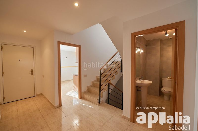 Foto c0d879ed-4cec-4b67-9634-e85da2bf1118. Casa adossada amb aparcament a Sentmenat