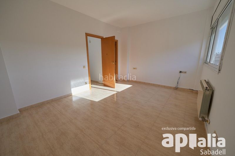 Foto d492859c-a688-437a-979c-e872cbda702b. Casa adossada amb aparcament a Sentmenat