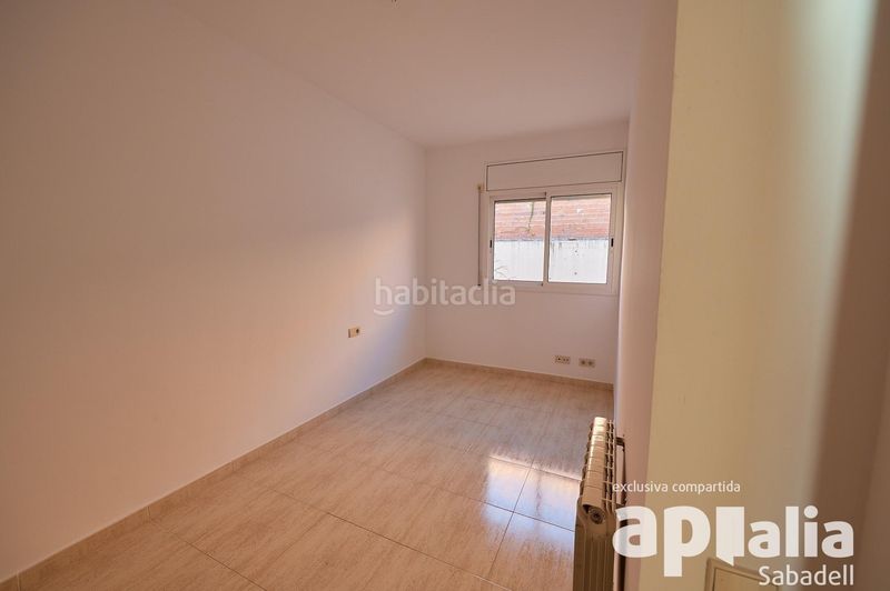Foto efd954a9-1fb8-4fad-945a-4936eeca5ea2. Casa adossada amb aparcament a Sentmenat