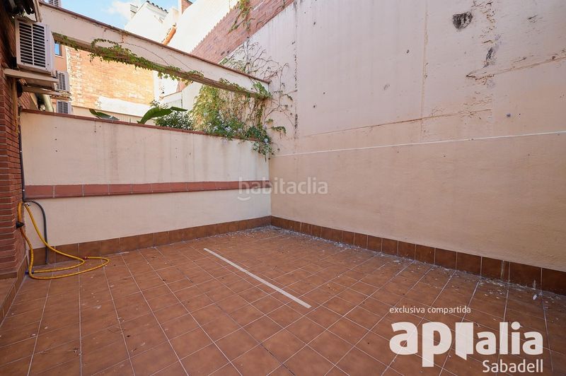 Foto f24f5f02-4e26-432a-b0fe-4138f3865e21. Casa adossada amb aparcament a Sentmenat