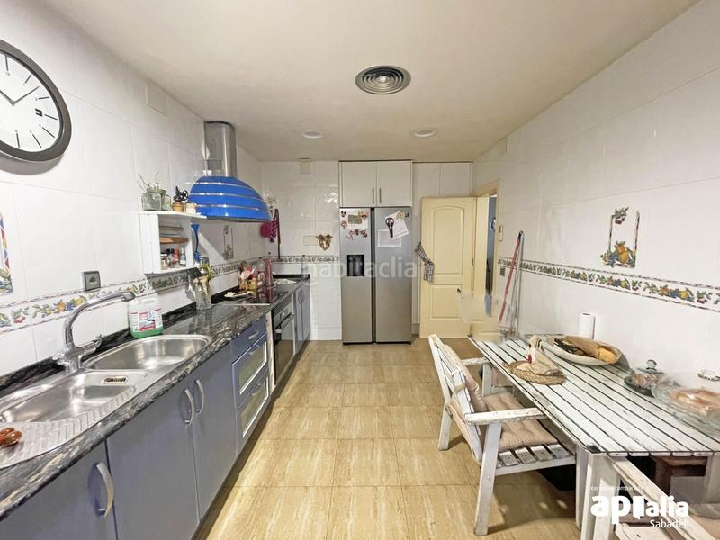 Foto cda0fde3-da43-4a90-9a0a-3f7c0c2ac83c. Casa a schiera con parcheggio in Ca n'Oriac Sabadell