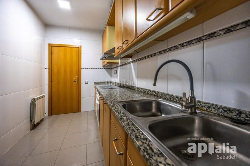 Foto 0574ace4-c70b-47e6-8aa6-12ffbff39b65. Pis amb aparcament a Centre Sabadell