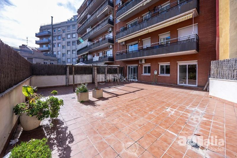 Foto 97d4eac9-f386-465f-a06f-f12a0118d534. Pis amb aparcament a Centre Sabadell