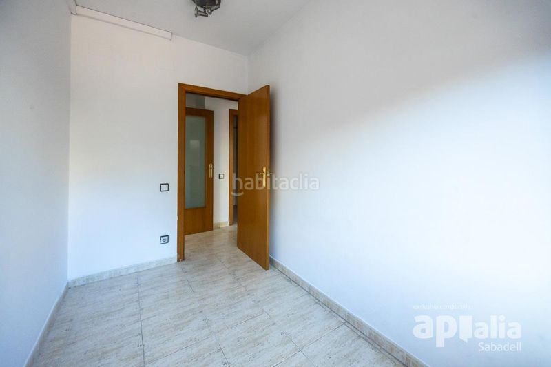 Foto ea5b6dba-fdb2-47f4-8273-db80f2ee48c3. Pis amb aparcament a Centre Sabadell