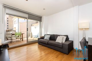 Casa en Gràcia. Exclusiva vivienda con ascensor, terrazas y espacios únicos en g