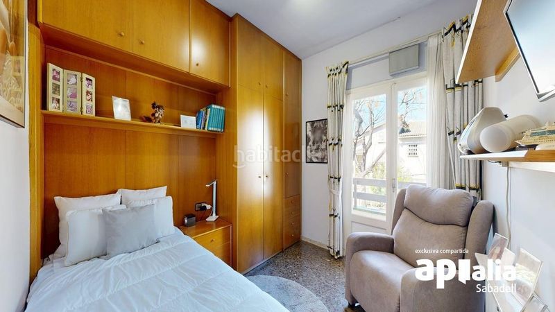 Foto 078035e7-8215-4034-913b-1b097ed3a9cf. Casa amb calefacció aparcament a Centre Sabadell