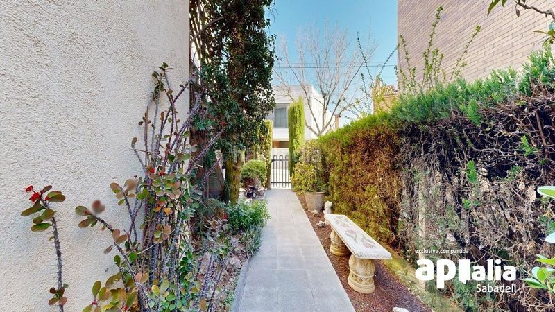 Foto 62cea587-d261-42d8-841a-b8487da03368. Casa amb calefacció aparcament a Centre Sabadell