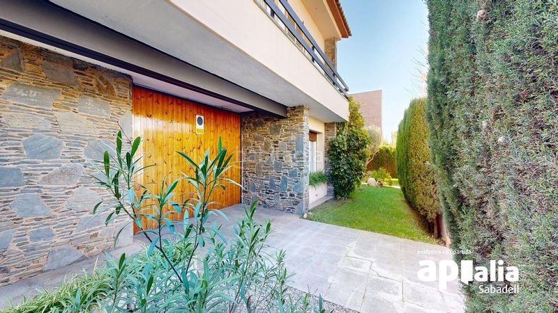 Foto a55cfdb4-0190-4a92-bfce-3b3e11c78201. Casa amb calefacció aparcament a Centre Sabadell