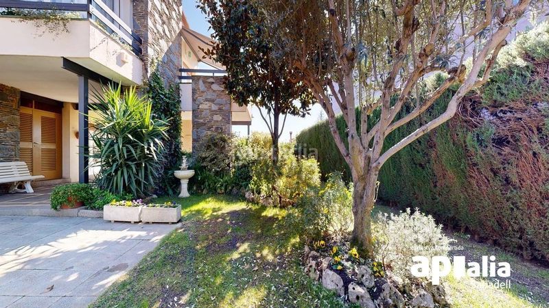 Foto bd3d6a42-c112-44d4-b487-029f4b4a59d8. Casa amb calefacció aparcament a Centre Sabadell