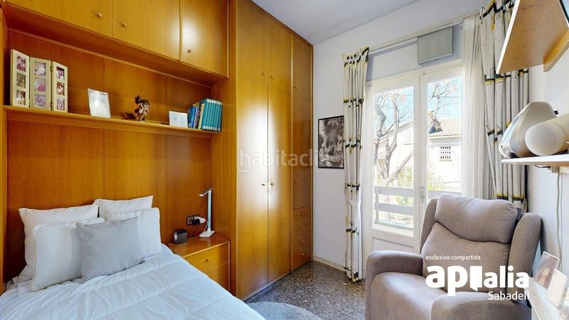 Foto d4578fea-2668-4a7e-822b-409baf991dc5. Casa amb calefacció aparcament a Centre Sabadell