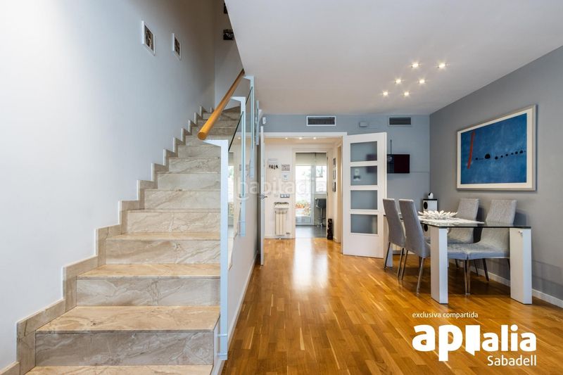 Foto 0c7cd8be-ca1b-42c1-a947-3c835771071e. Casa amb calefacció aparcament a Creu Alta Sabadell
