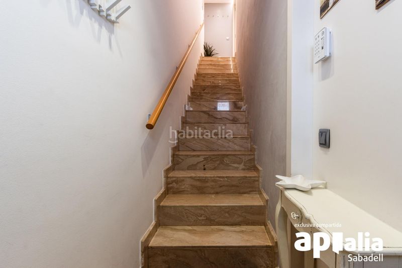 Foto fcc0ae15-c064-4d03-8f45-0d041e3b35b7. Casa amb calefacció aparcament a Creu Alta Sabadell