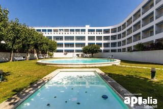 Pis  Calle de martí 'l'humà'. Vivir en el barco de sabadell vivienda reformada con piscina y e