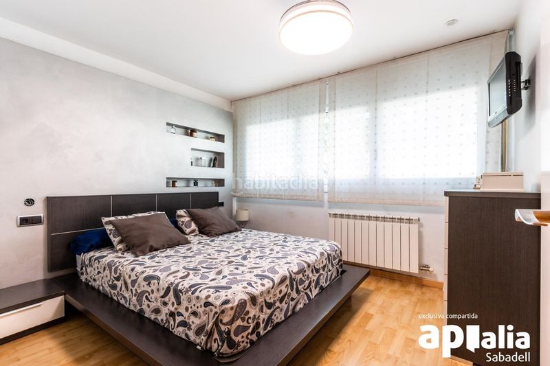 Foto ee597923-07f7-44ee-8d0b-b907669b6f20. Flat with heating pool in Eixample Sabadell