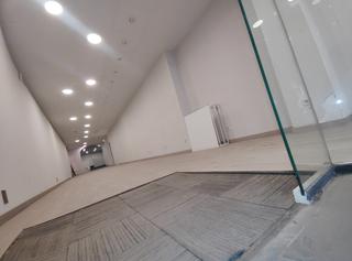 Local commercial  Carrer de rocafort. Local en venta 232mt2