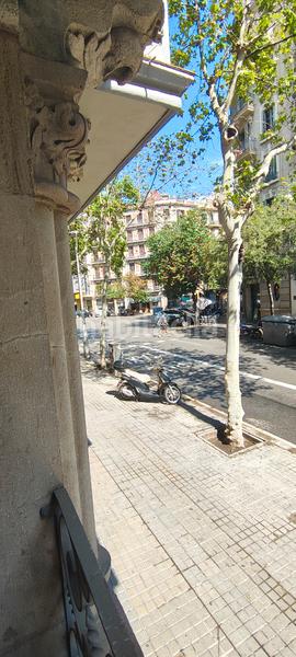 Foto c7dc69ac-bc5d-4b3f-8a25-36e1c7ac4cd0. Local comercial local en venta 200 mt2 calle córcega /aribau en Barcelona
