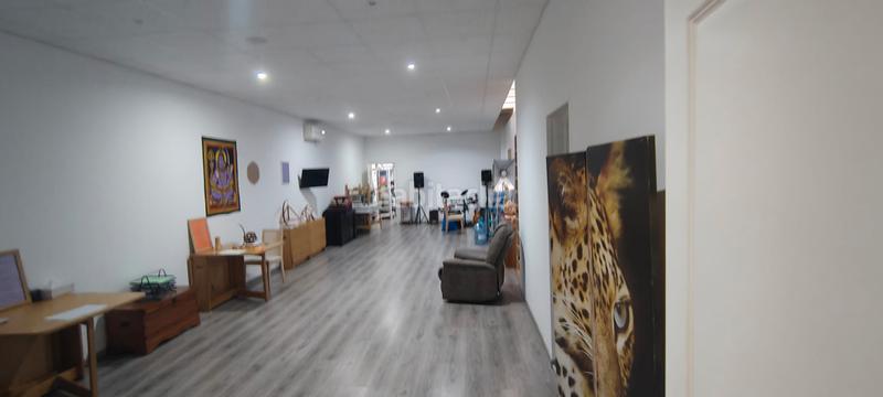 Foto ca2a1170-38d7-436b-b17c-3d5047df4dd6. Local comercial local en venta 200 mt2 calle córcega /aribau en Barcelona